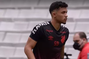 Ανακοίνωσε Davi Araujo 