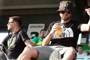 Έδωσαν "κιτρινοπράσινο" χρώμα στην MCH Arena οι ΑΕΚτζήδες! (φώτος)