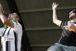 Έδωσαν "κιτρινοπράσινο" χρώμα στην MCH Arena οι ΑΕΚτζήδες! (φώτος)
