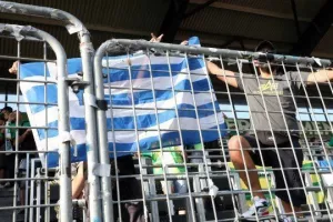 Έδωσαν "κιτρινοπράσινο" χρώμα στην MCH Arena οι ΑΕΚτζήδες! (φώτος)