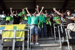Έδωσαν "κιτρινοπράσινο" χρώμα στην MCH Arena οι ΑΕΚτζήδες! (φώτος)
