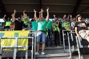 Έδωσαν "κιτρινοπράσινο" χρώμα στην MCH Arena οι ΑΕΚτζήδες! (φώτος)