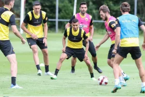 AEK: Πρώτο φιλικό στις 17:00 με την Γκενκ