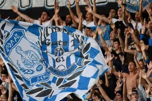Πολύ πάνω από 3000