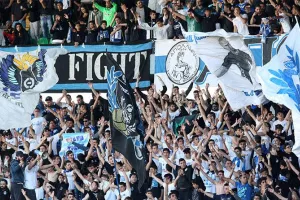 ΘΥΡΑ 1/ "Θα γεμίσουμε και το πέταλο για ένα κατάμεστο κλουβί..."