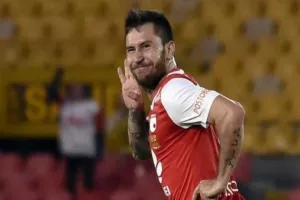 Δείχνει ενδιαφέρον για Τζόναθαν Γκόμεζ