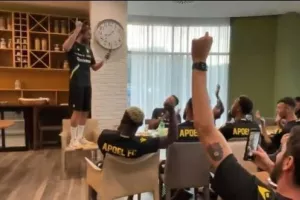 Ο Κρέσπο σχολίασε το... τραγούδι