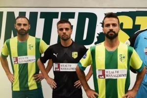 Με... ολόμαυρα εκτός έδρας!