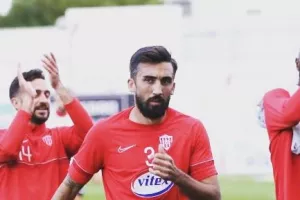 Μόνος του ο Στέλιος 