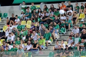 (Φωτορεπορτάζ) Ο κόσμος στην ΑΡΕΝΑ