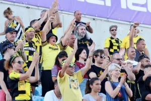 Με συνθήματα στο ΓΣΠ οι οπαδοί της Μπότεφ (φώτος & βίντεο)