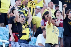 Με συνθήματα στο ΓΣΠ οι οπαδοί της Μπότεφ (φώτος & βίντεο)