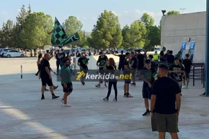 Έφτασαν με... συνθήματα οι οπαδοί του Ολυμπιακού (βίντεο)