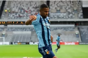 Ίσως... χάσει τον Isak Hien η Djurgården