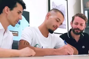 Action... με Pelágio