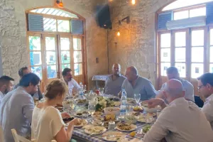 Γευμάτισαν μαζί οι διοικήσεις ΑΕΚ και Ντνίπρο (φώτος)