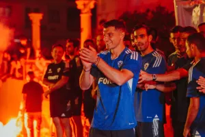 "Όταν ομάδα και κόσμος γίνονται ένα!"