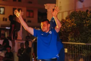 "Όταν ομάδα και κόσμος γίνονται ένα!"