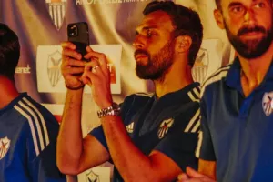 "Όταν ομάδα και κόσμος γίνονται ένα!"