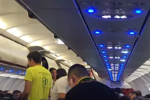 Πέταξε... με το διπλό στις αποσκευές της (φώτος)