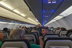 Πέταξε... με το διπλό στις αποσκευές της (φώτος)