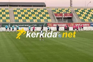 Γενέθλια και "σφαλιάρες"... πριν την ΑΕΚ (φώτος & βίντεο)