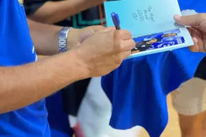 "Ντου" σε Αμρ Ουάρντα στο Flash Sale Event! (φώτος)