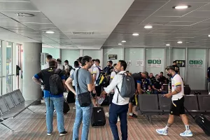 "Πέταξε" για Καζακστάν το ΑΠΟΕΛ - Μαζί... το kerkida.net (βίντεο/φώτος)