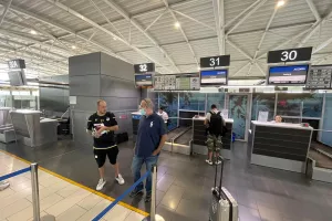 "Πέταξε" για Καζακστάν το ΑΠΟΕΛ - Μαζί... το kerkida.net (βίντεο/φώτος)