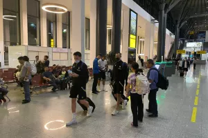 (ΦΩΤΟΣ/ΒΙΝΤΕΟ) "Πέταξε" για την επιστροφή το ΑΠΟΕΛ