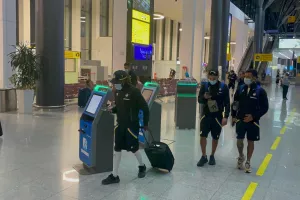 (ΦΩΤΟΣ/ΒΙΝΤΕΟ) "Πέταξε" για την επιστροφή το ΑΠΟΕΛ