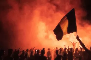 ΦΩΤΟΣ/Το "έκαψαν" στο "Δασούδι" οι ΑΕΛίστες!