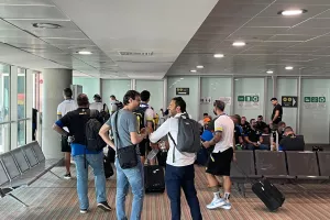"Πέταξε" για Καζακστάν το ΑΠΟΕΛ - Μαζί... το kerkida.net (βίντεο/φώτος)