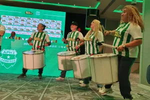 (ΒΙΝΤΕΟ) Show... από τους τυμπανιστές