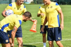 (ΦΩΤΟΣ/ΑΕΛ) Τελευταία στη Βουλγαρία, επιστρέφει Κύπρο