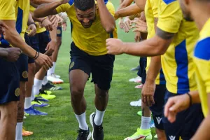 "Τρενάκι" και... σφαλιάρες οι "νέοι" στην ΑΕΛ (φώτος)