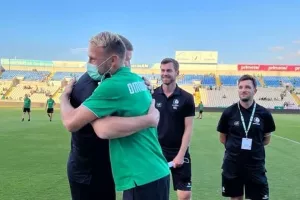 Αγκαλιά με Vanhaezebrouck ο Μπέζους!