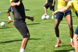 (ΦΩΤΟΣ/ΑΕΛ) Τελευταία στη Βουλγαρία, επιστρέφει Κύπρο