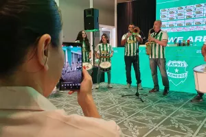 (ΒΙΝΤΕΟ) Show... από τους τυμπανιστές