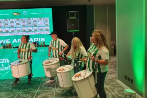 (ΒΙΝΤΕΟ) Show... από τους τυμπανιστές