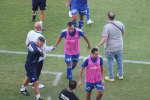 ΒΙΝΤΕΟ-ΦΩΤΟΣ/Εμψύχωση Πουλλαϊδη σε παίκτες και κουβέντα με Ουάρντα