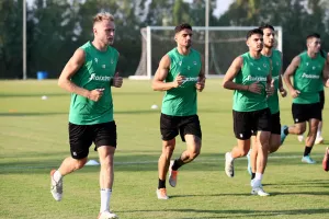 "Τρέχει" για Σούπερ Καπ η Ομόνοια, μέσα και ο Μπέζους (φώτος)