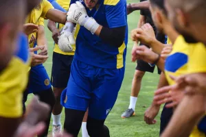 "Τρενάκι" και... σφαλιάρες οι "νέοι" στην ΑΕΛ (φώτος)