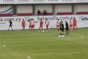 Η εντεκάδα της Νέας Σαλαμίνας