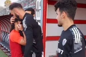 Η... αγκαλιά στο "Αμμόχωστος"