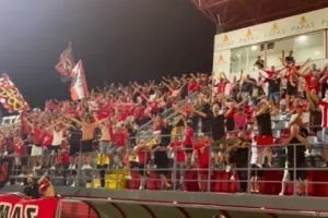 To βίντεο της Νέας Σαλαμίνας για τη συγκινητική στιγμή στο "Αμμόχωστος"