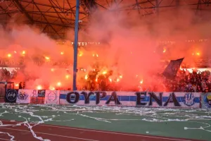 ΘΥΡΑ 1: "Σήμερα παίζει ο ΘΡΥΛΟΣ στα πάτρια εδάφη"