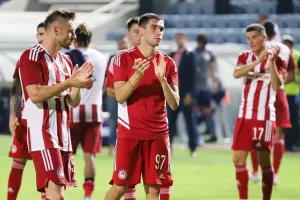 Απόλλων - Ολυμπιακός: Δεν κέρδισε, δεν έχασε, μπορεί να προκριθεί... (φώτος)