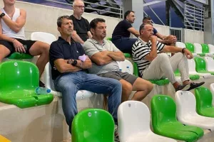 Από το αεροδρόμιο... γήπεδο ο Πετράκης 