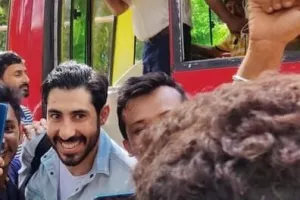 "Θερμή" υποδοχή στον Χάρη Κυριάκου στο αεροδρόμιο! (βίντεο)